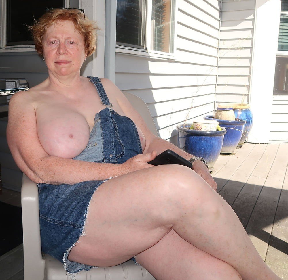 Chubby mature milf with big saggy boobs and fat cunt #9aRy5m35