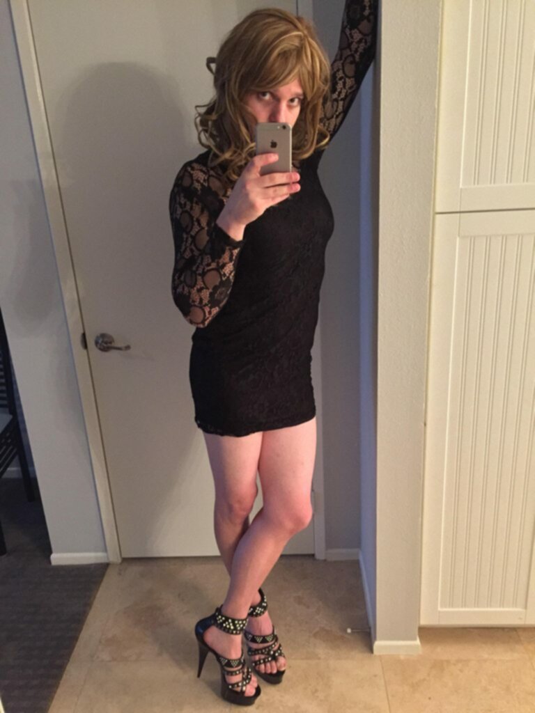Sissy Danielle from Chatpic loves to show her slutty body to real men. Exposed Sissy! #Q4moSlFj