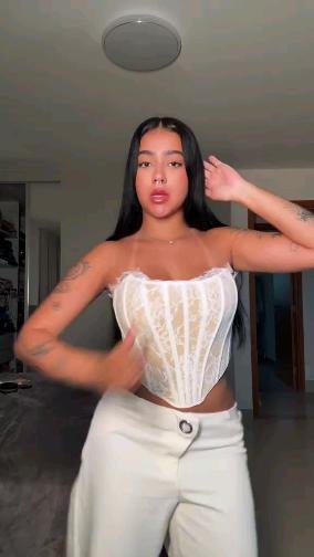 Beca Baretto deliciosa...tao gostosa !!! #LGMlxiYx